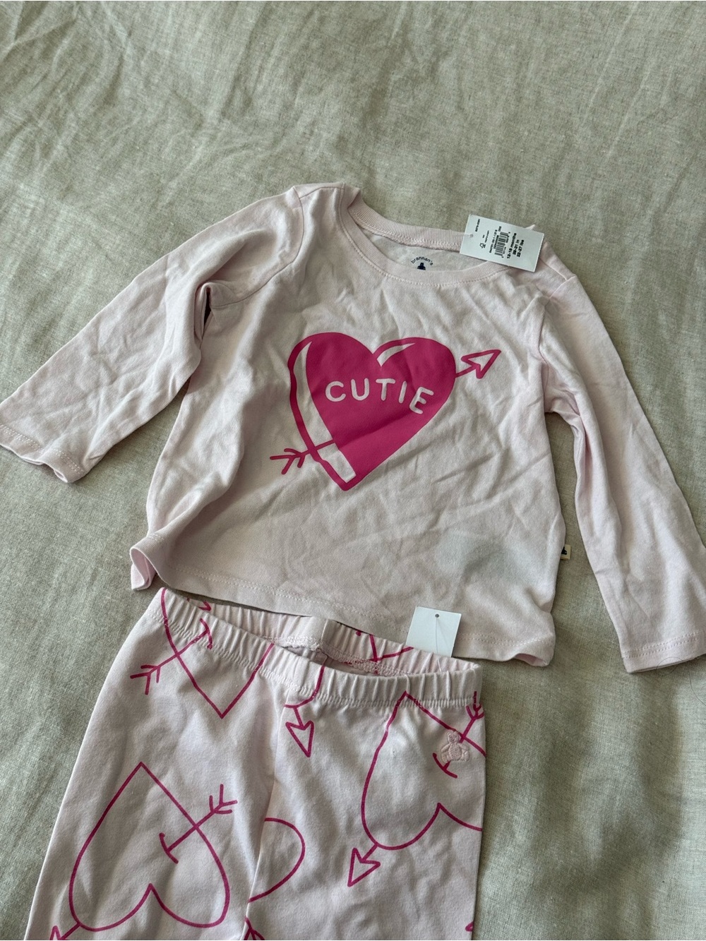 babyGap Long Sleeve Cutie T-Shirt and Valentines Leggings - Picture 3 of 6